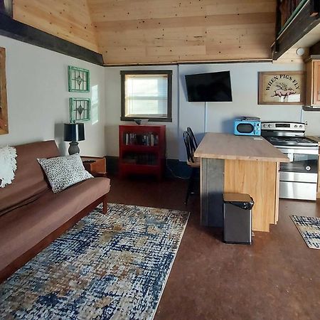 Rustic Hendersonville Farm Studio With Private Deck Exterior foto