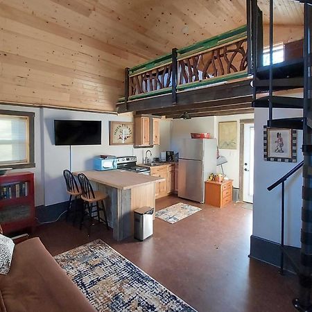 Rustic Hendersonville Farm Studio With Private Deck Exterior foto