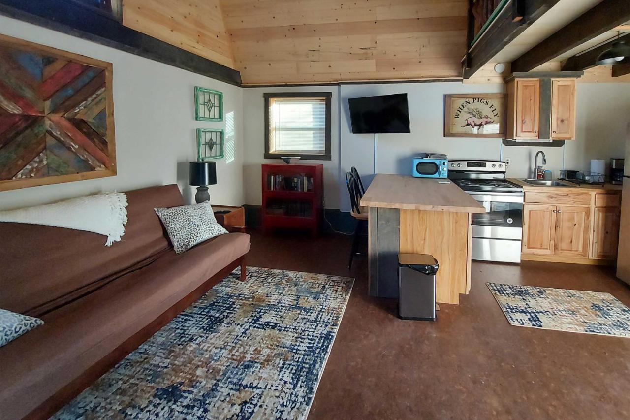 Rustic Hendersonville Farm Studio With Private Deck Exterior foto