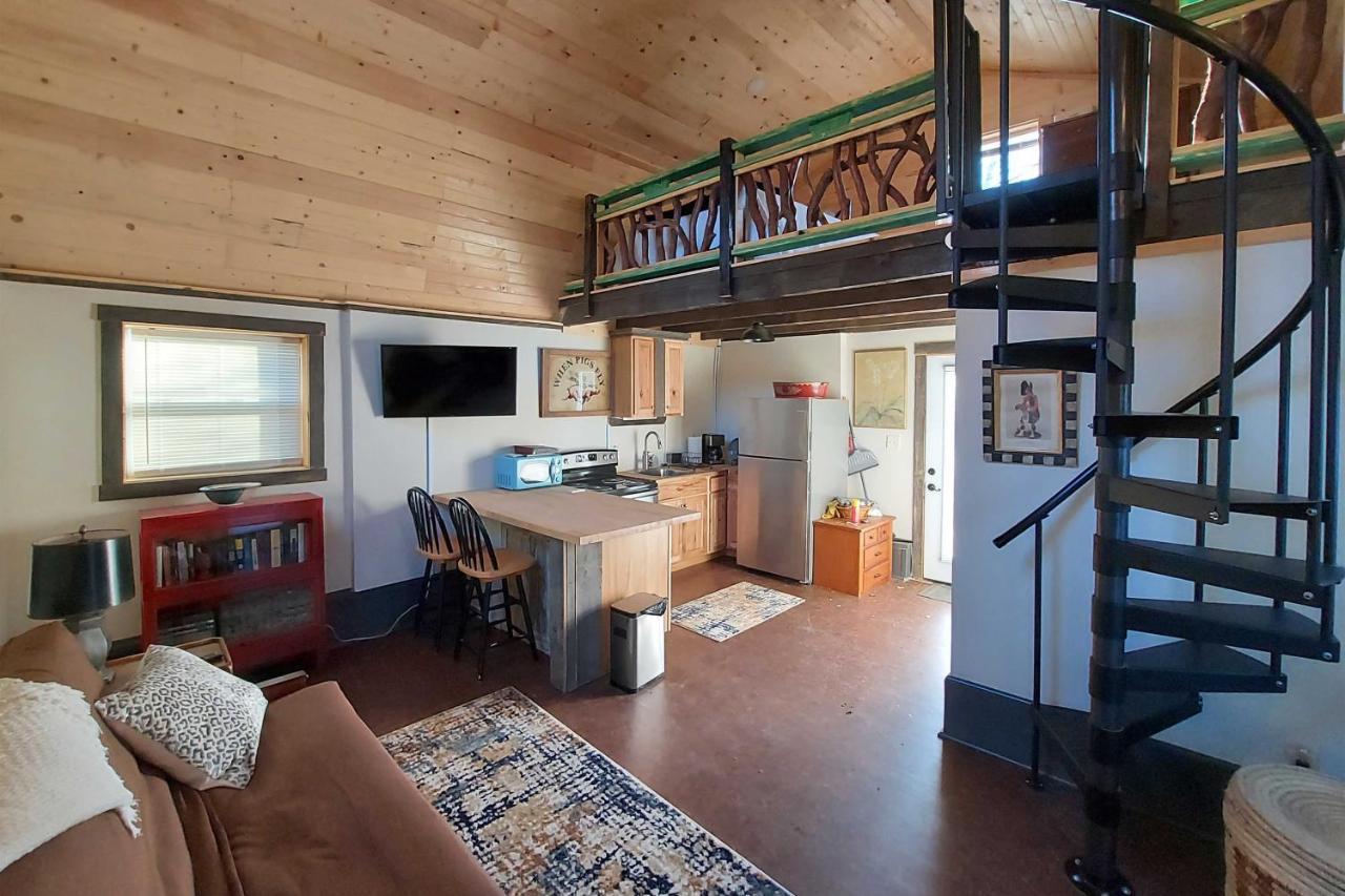 Rustic Hendersonville Farm Studio With Private Deck Exterior foto