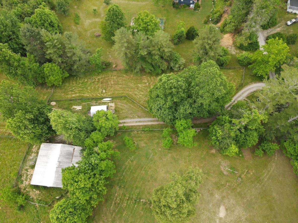 Rustic Hendersonville Farm Studio With Private Deck Exterior foto